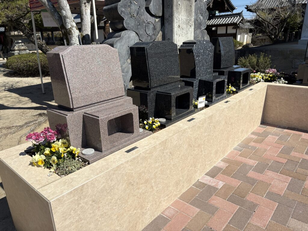 正法寺境内⑩｜岡崎市東本郷 四季折々の自然と歴史が共存する古刹の境内