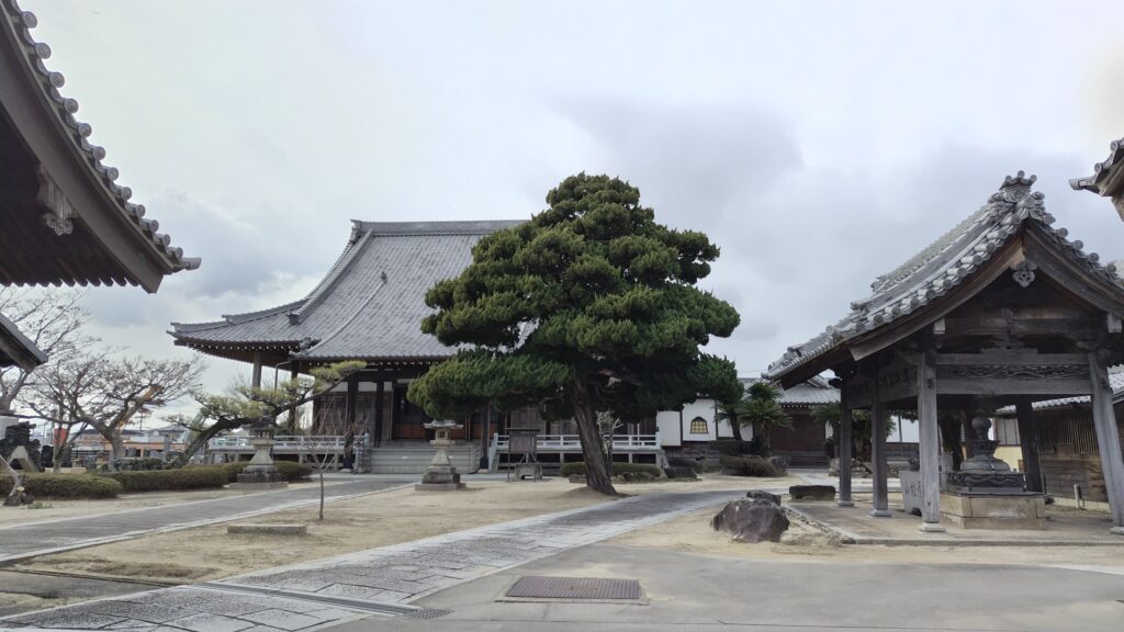 正法寺（岡崎市東本郷町）外観・境内｜真宗大谷派 毎年春秋2回の住職・長谷部俊成師による供養を実施