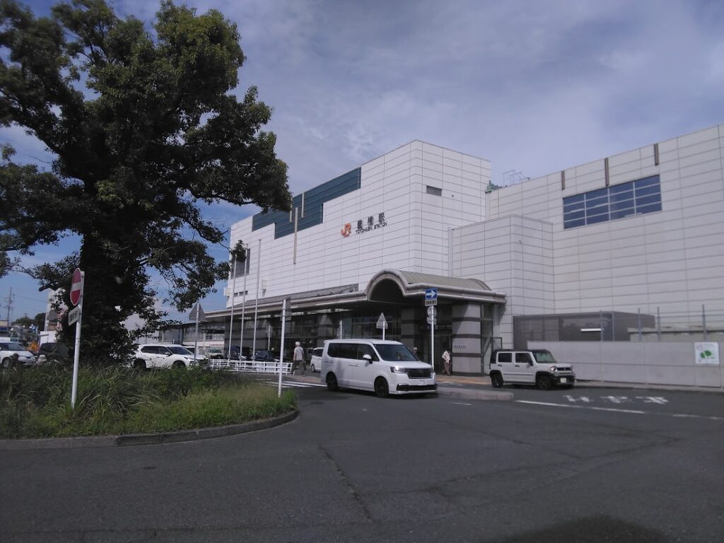 ウエルシア豊橋東森岡店（はなえみ墓園から約3分の目印）｜豊橋市牛川町エリアのランドマーク