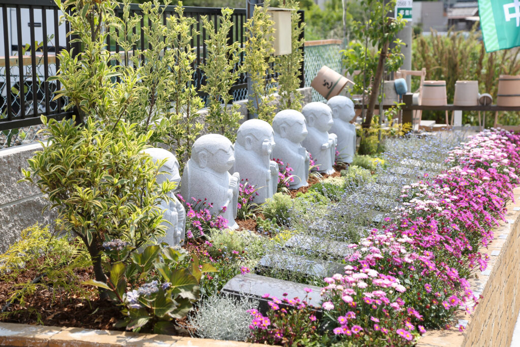 小牧はなえみ墓園 購入者ギャラリー｜建立済みのお墓と季節の花々