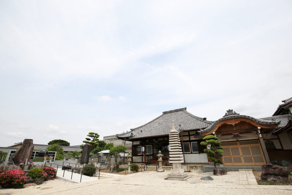 小牧はなえみ墓園 特徴②｜日蓮宗・妙禅寺の僧侶による春秋年2回の合同供養