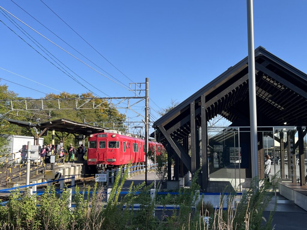名鉄蒲郡線 西浦駅｜赤い名鉄電車が停車 蒲郡はなえみ樹木葬（覚性院）の最寄り駅 徒歩約3分 蒲郡市西浦町