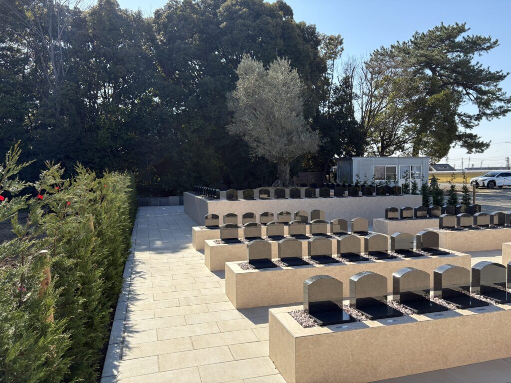 刈谷はなえみ樹木葬の墓園風景①｜刈谷市小垣江 曹洞宗龍江寺境内 樹木葬区画