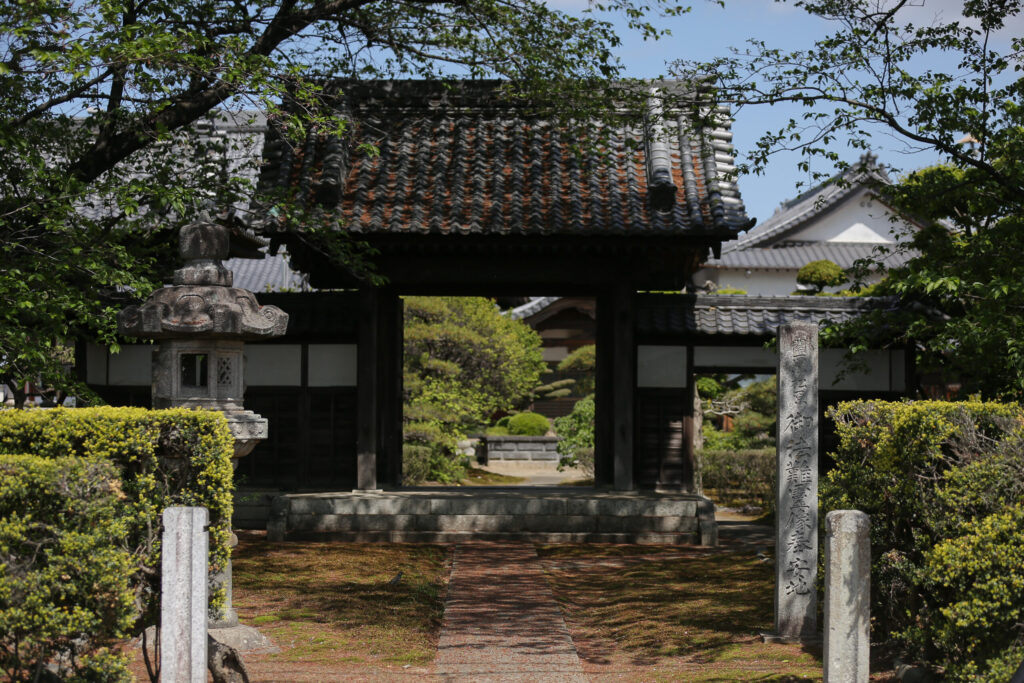 日蓮宗 妙法寺の本堂外観｜一宮市丹陽町の由緒ある寺院