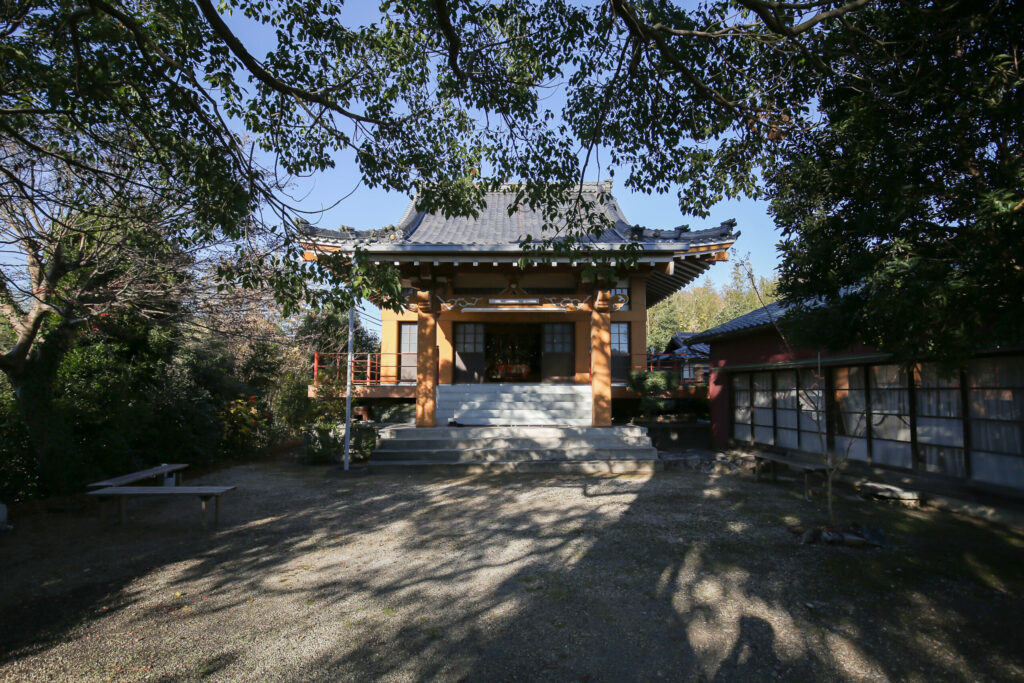豊田はなえみ墓園の特徴②顕正寺外観｜浄土真宗大谷派 毎年2回住職・中根浩正師による供養 永代供養保証