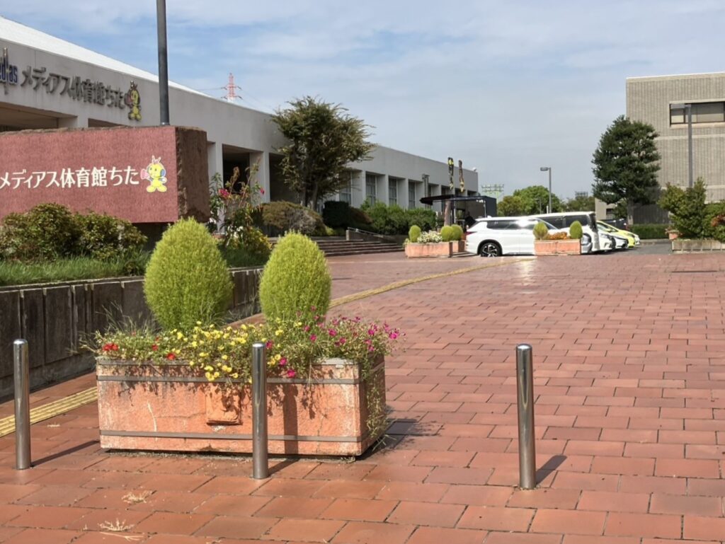 知多市緑町の総合スポーツ施設「メディアス体育館ちた（知多市民体育館）」｜1977年竣工・1978年中部建築賞受賞