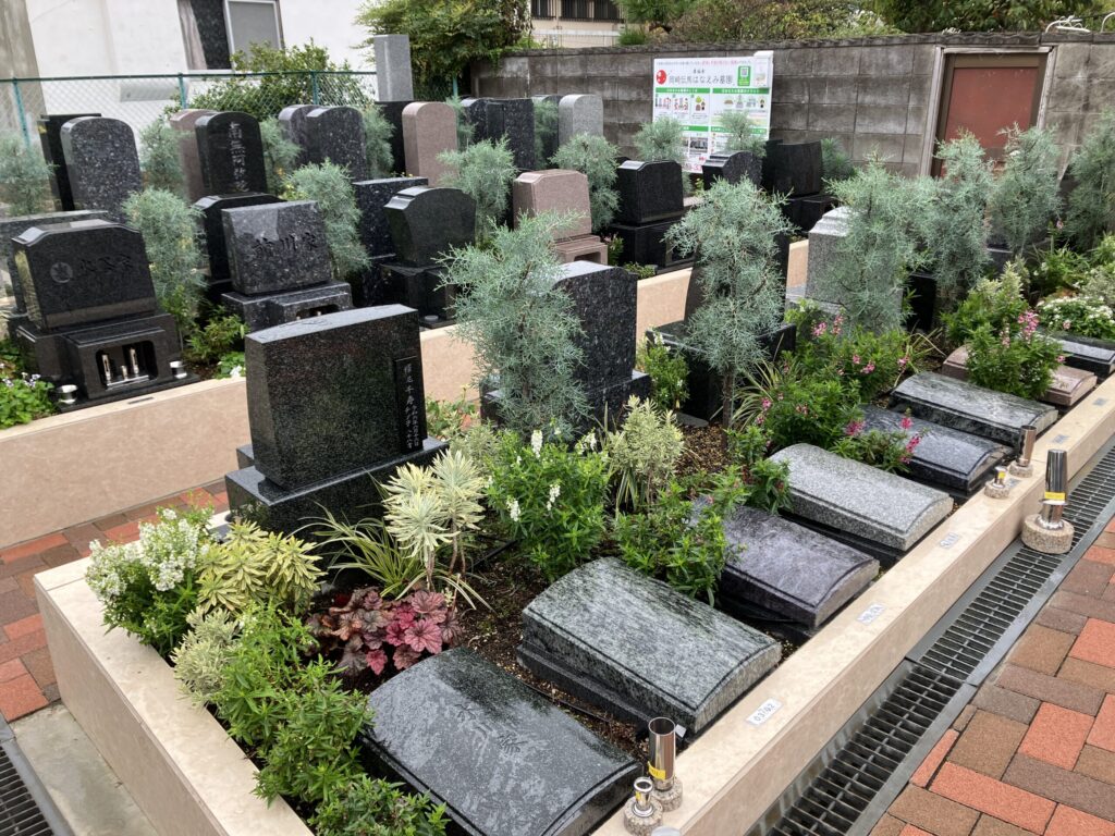 岡崎伝馬はなえみ墓園 購入者ギャラリー｜専福寺境内に広がる庭園型墓園の全景