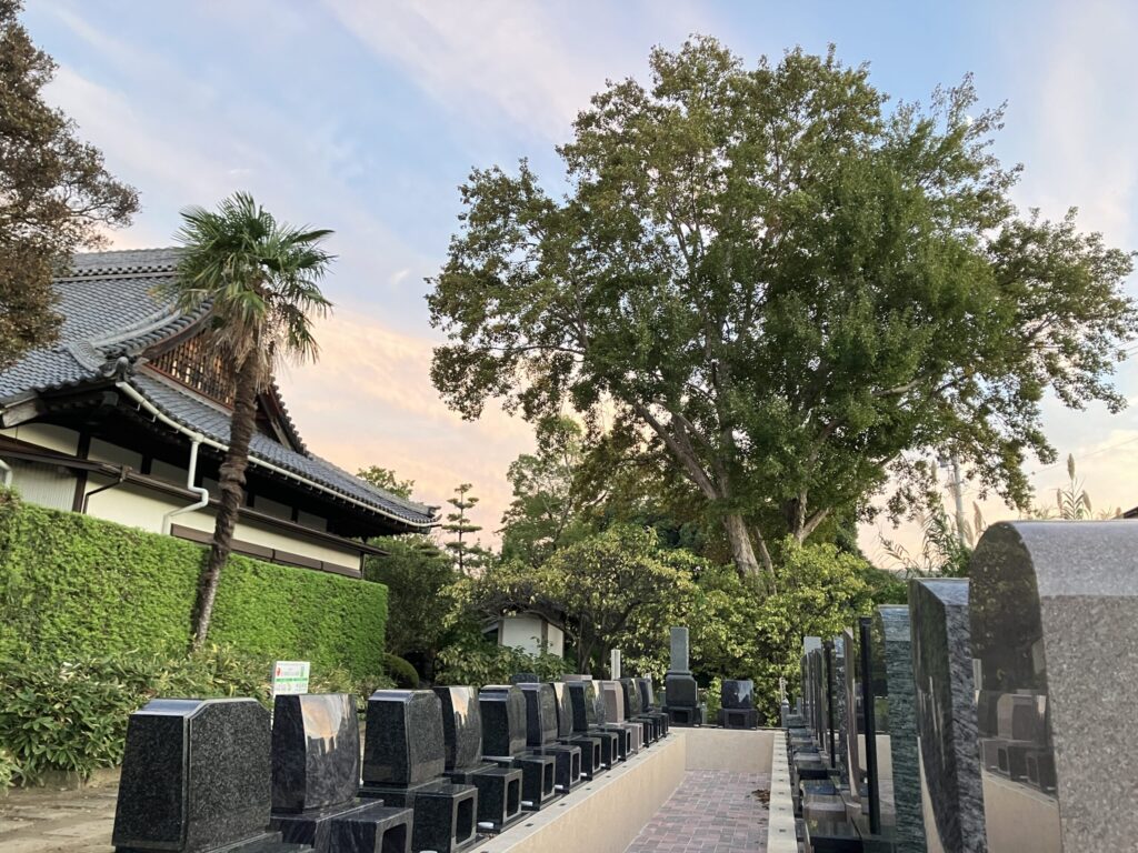 豊川御津はなえみ墓園（豊川市御津町下佐脇北浦18 長松寺境内）のアクセスマップ。JR愛知御津駅から7分・ファミリーマート御津下佐脇店から2分