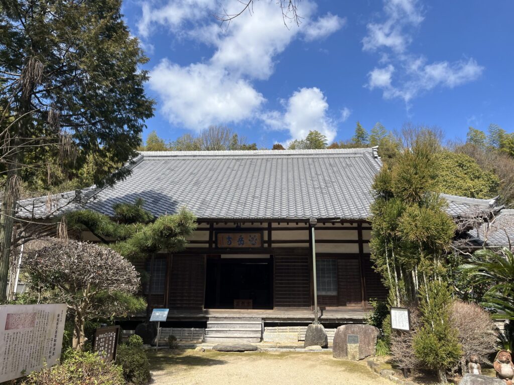花岳寺住職 鈴木孝敏師による春秋彼岸供養 西尾吉良はなえみ墓園