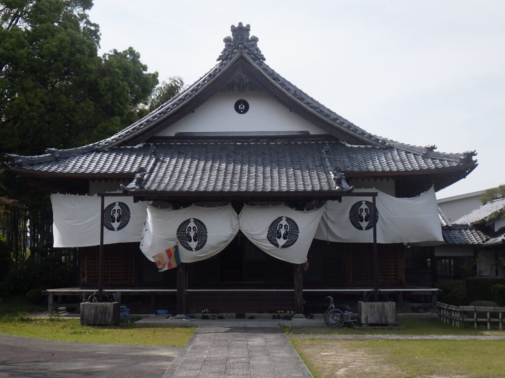西福寺 法要日の本堂｜春秋彼岸の合同供養 車椅子対応・宗旨宗派不問 岡崎美合はなえみ墓園