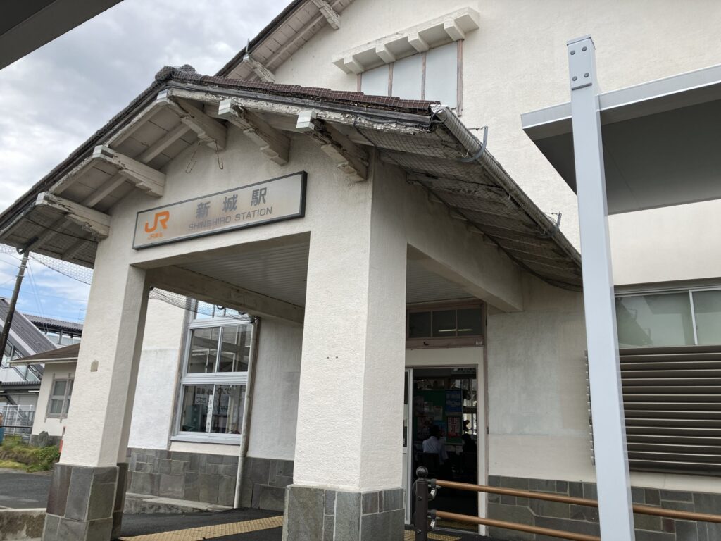 周辺ランドマーク｜JR飯田線「新城駅」（新城市の中心駅・1923年開業の歴史ある駅舎）